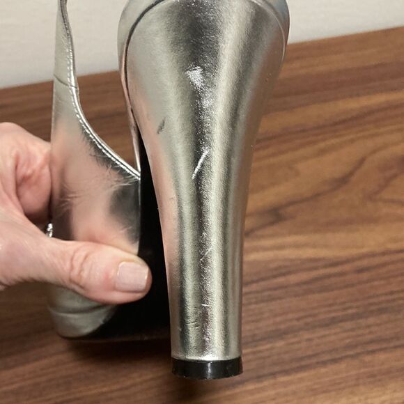 Saks Fifth Avenue Metallic Silver Slingback Platform Sandal with Peep Toe Size 7 - Picture 9 of 10